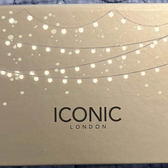 Eye shadow palettes, blushes, bronzers. New never used. - Picture 3 of 8